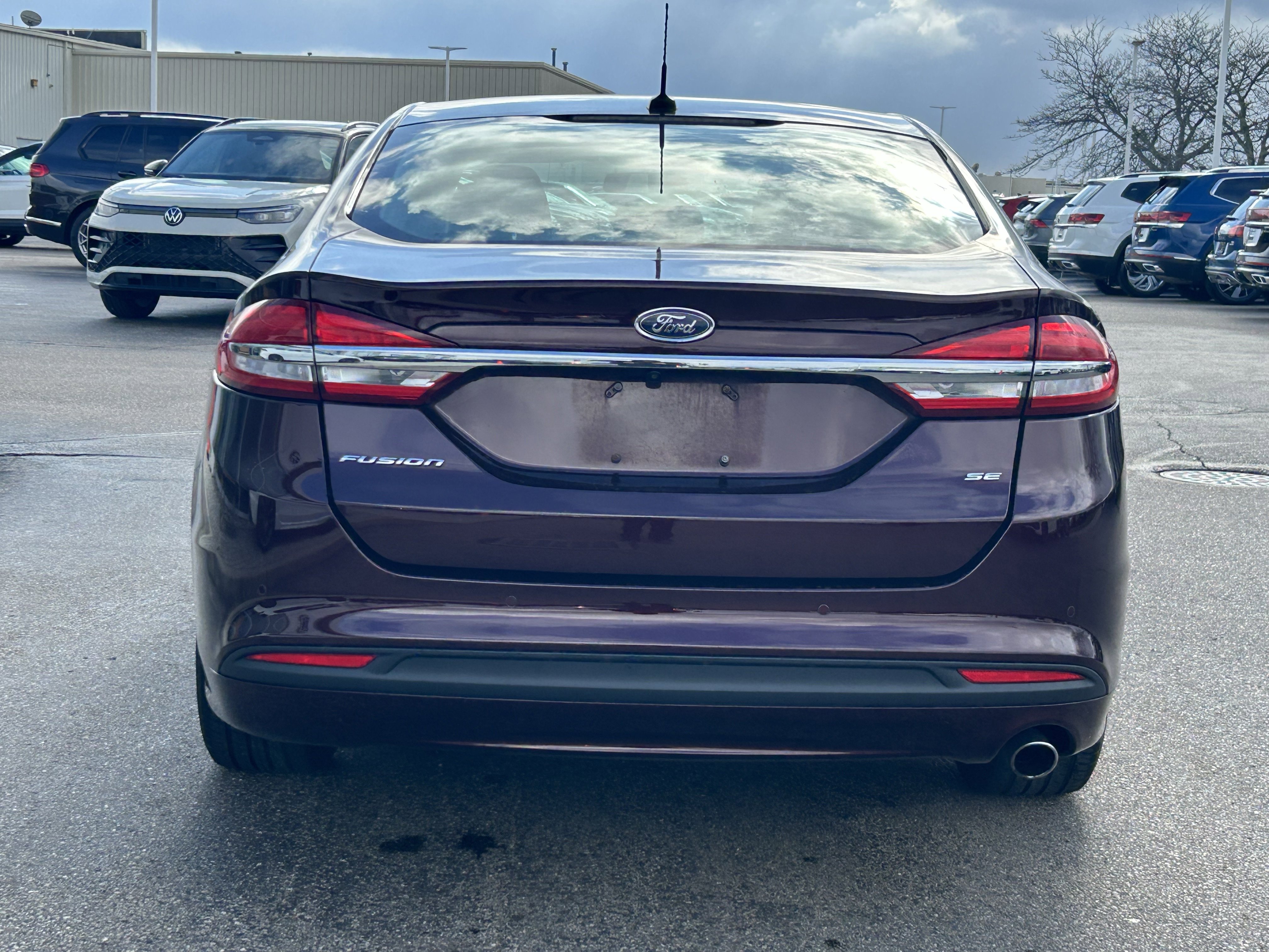 Used 2017 Ford Fusion SE w/ Fusion SE Technology Package image 6