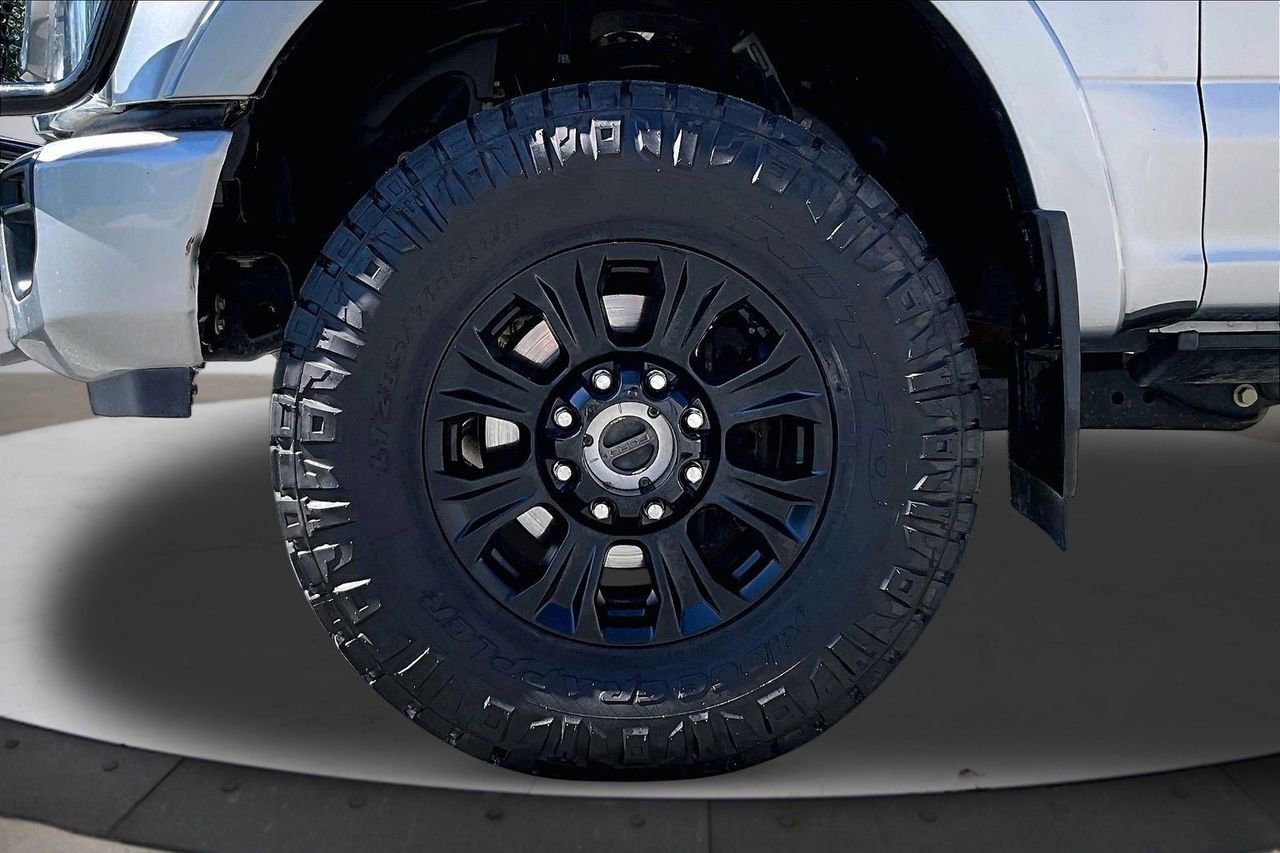 Used 2022 Ford F250 Platinum w/ Tremor Off-Road Package AWD/4WD image 32