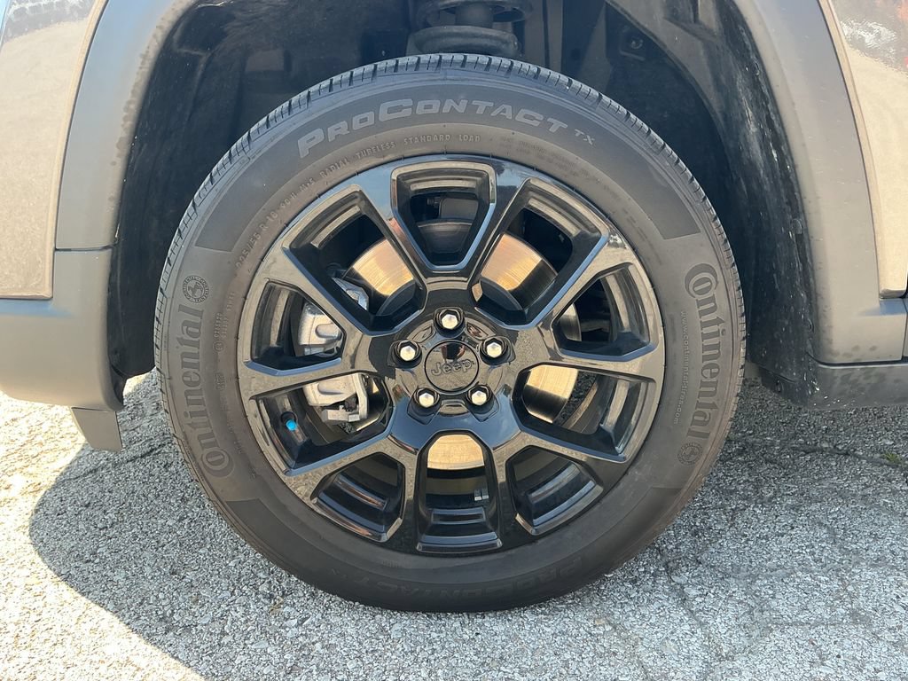Used 2023 Jeep Compass Latitude AWD/4WD image 6
