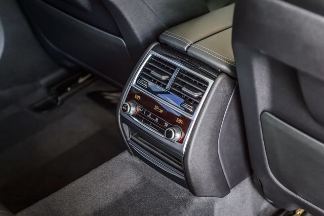 Used 2019 BMW 740i w/ M Sport Package RWD image 46