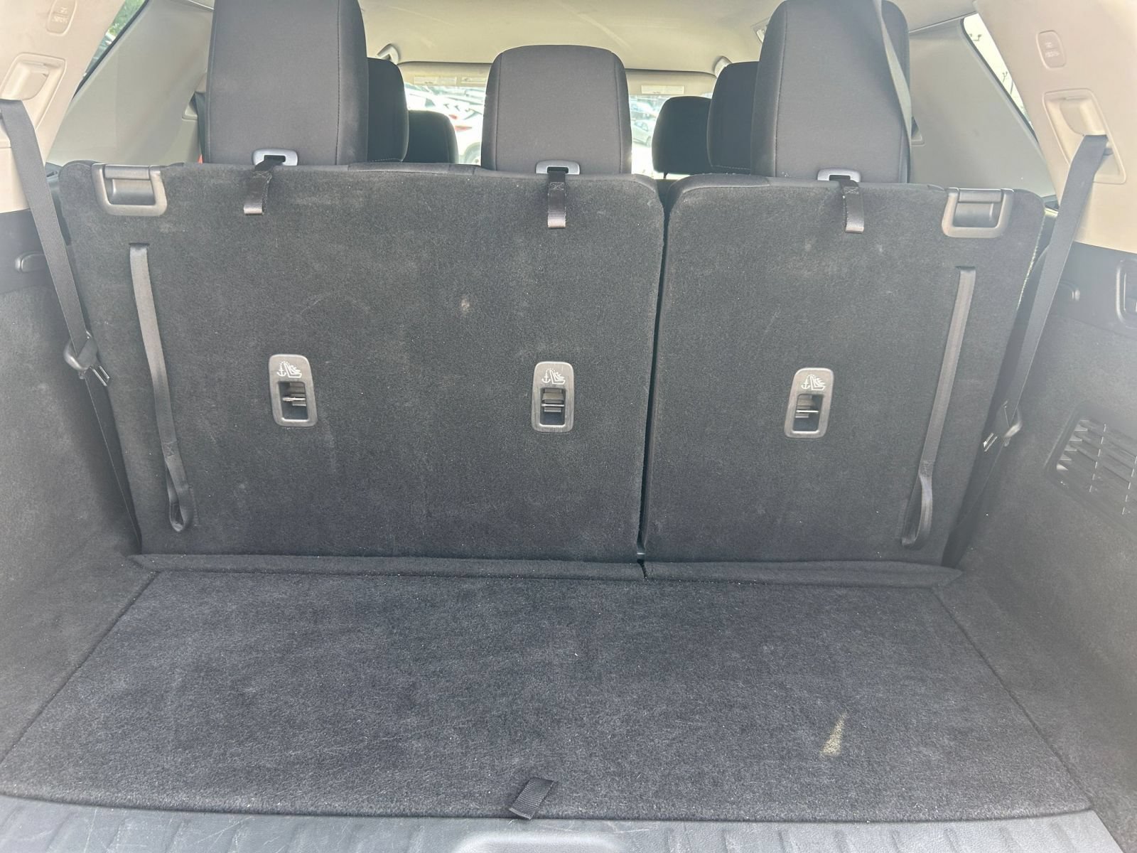 Used 2025 Nissan Pathfinder SV FWD image 27