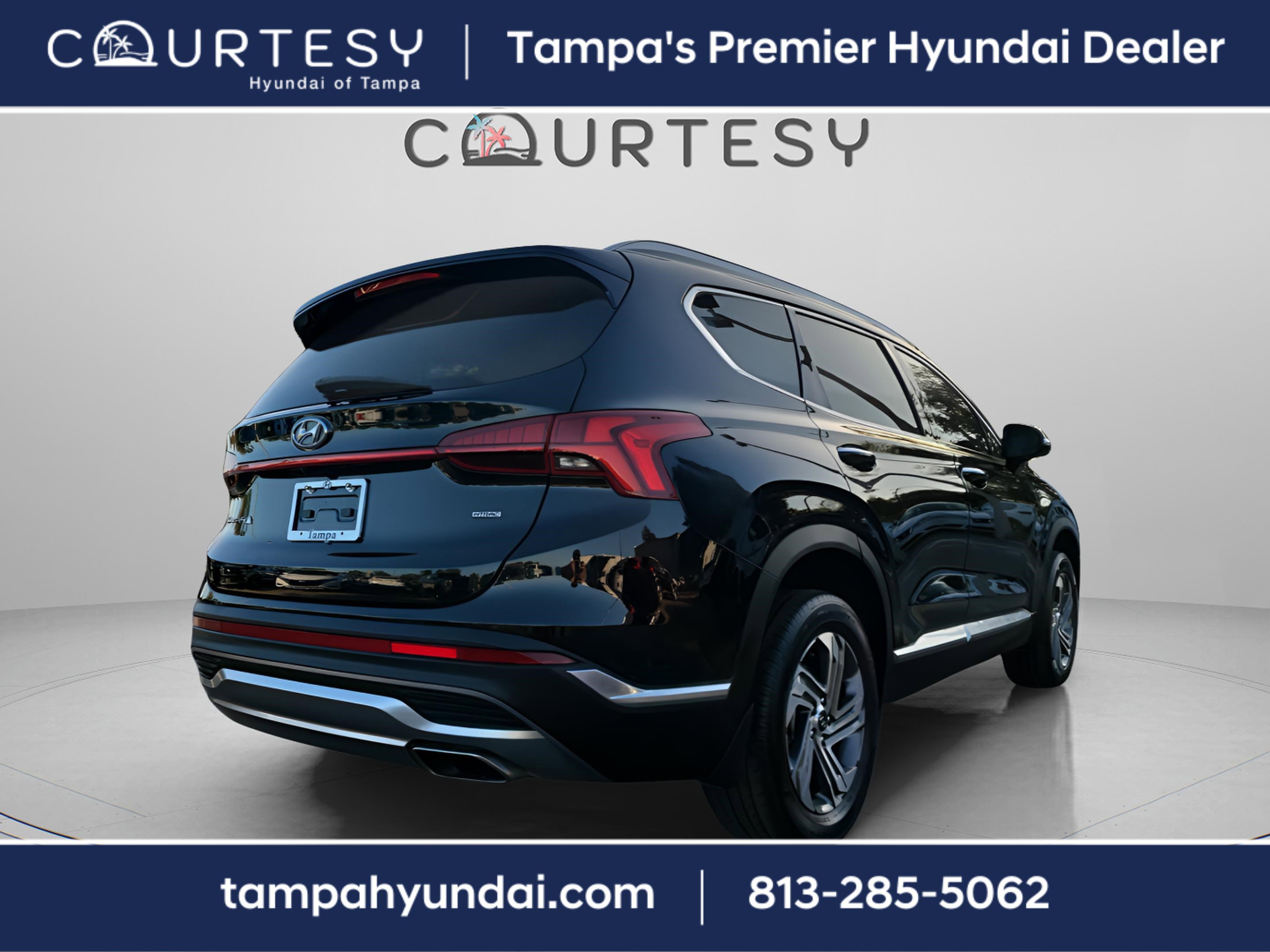Certified 2023 Hyundai Santa Fe SEL w/ Premium Package image 3