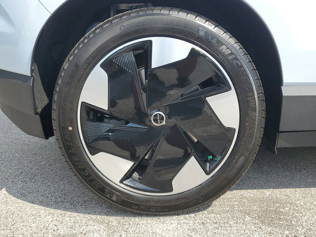 New 2025 Volvo EX30 Plus w/ Protection Package Premier AWD/4WD image 3