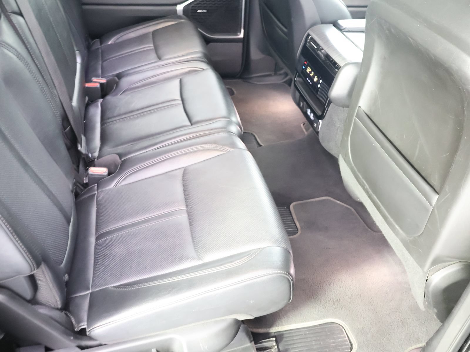Used 2023 Jeep Wagoneer L Series II AWD/4WD image 44
