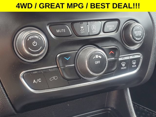 Used 2020 Jeep Cherokee Latitude Plus w/ Cold Weather Group AWD/4WD image 22