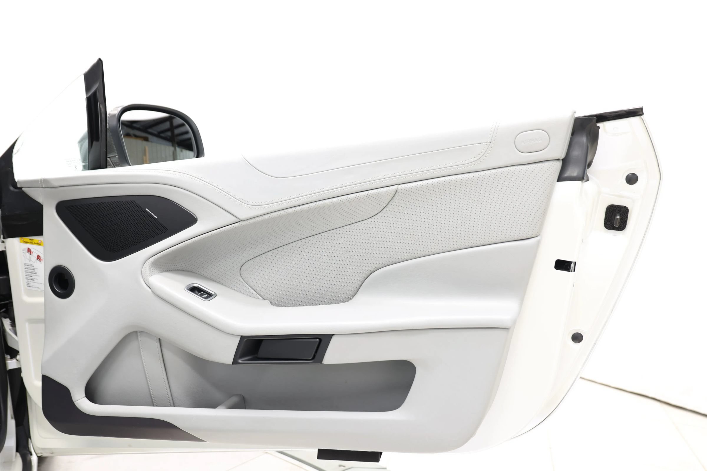 Used 2014 Aston Martin Vanquish Volante RWD image 72