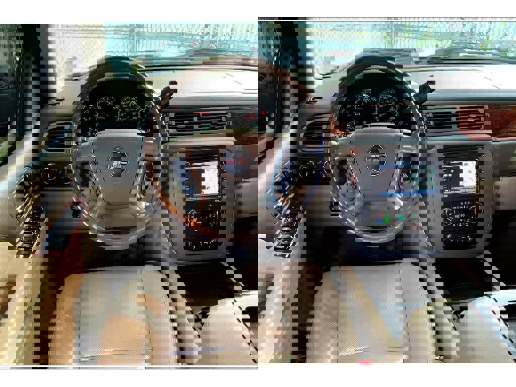 Used 2013 GMC Sierra 3500 SLT image 5