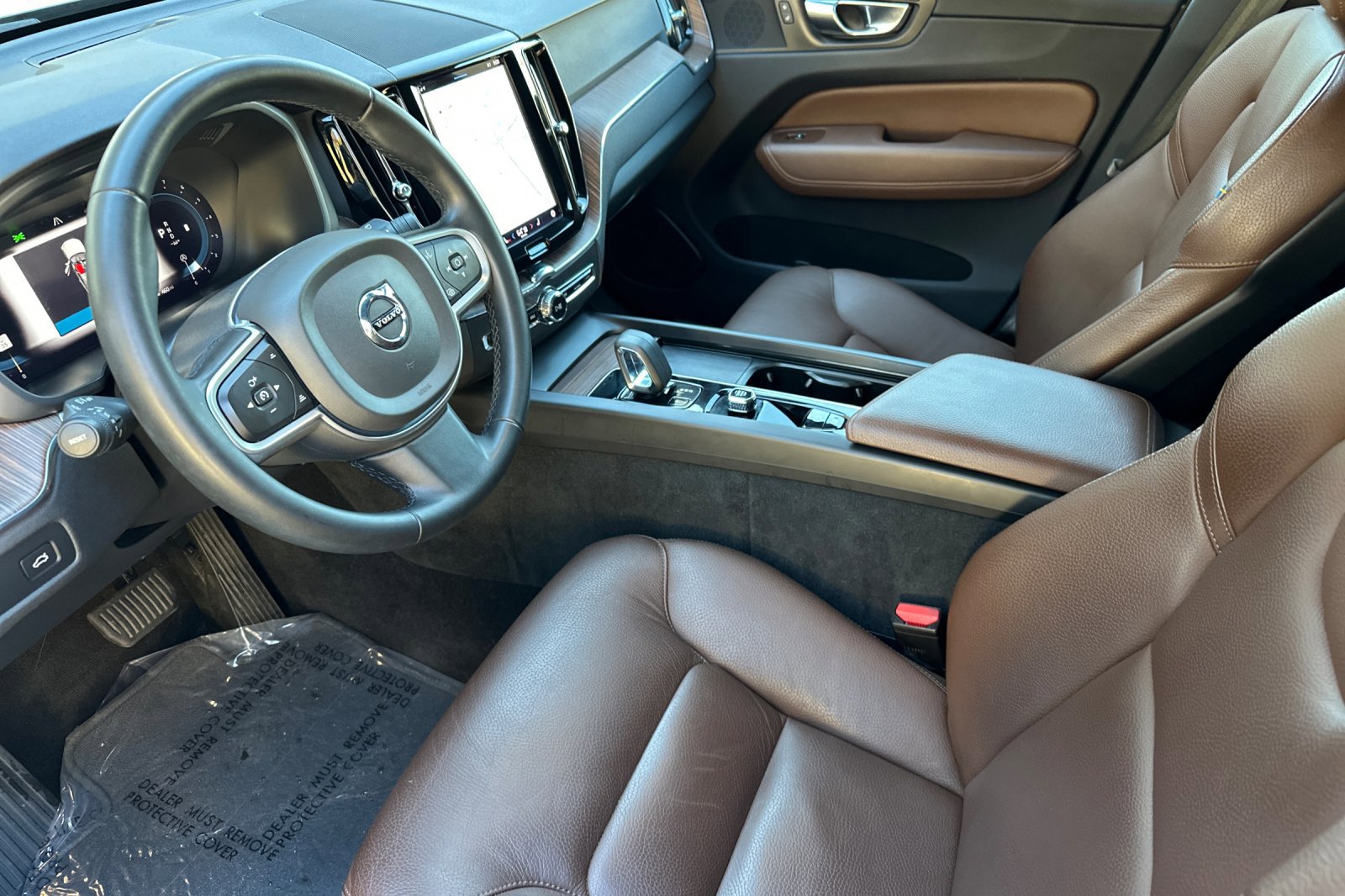 Certified 2022 Volvo XC60 B5 Momentum image 11