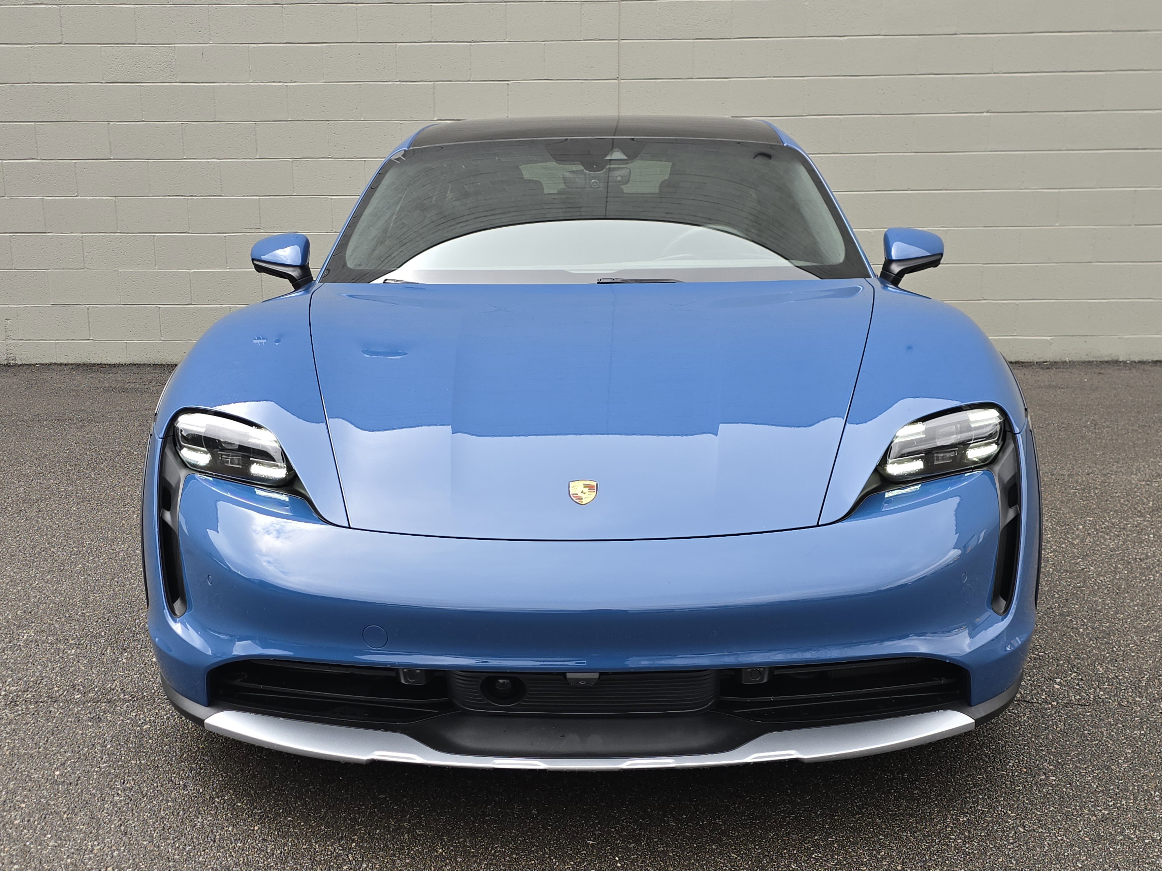 Certified 2021 Porsche Taycan 4 Cross Turismo image 6