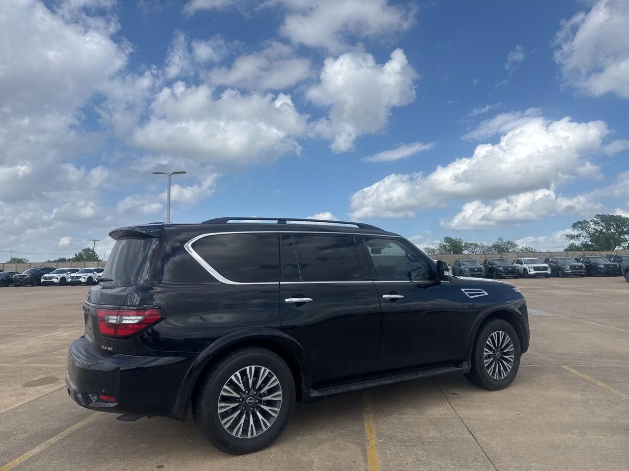 Used 2022 Nissan Armada SL w/ Midnight Edition Package image 24