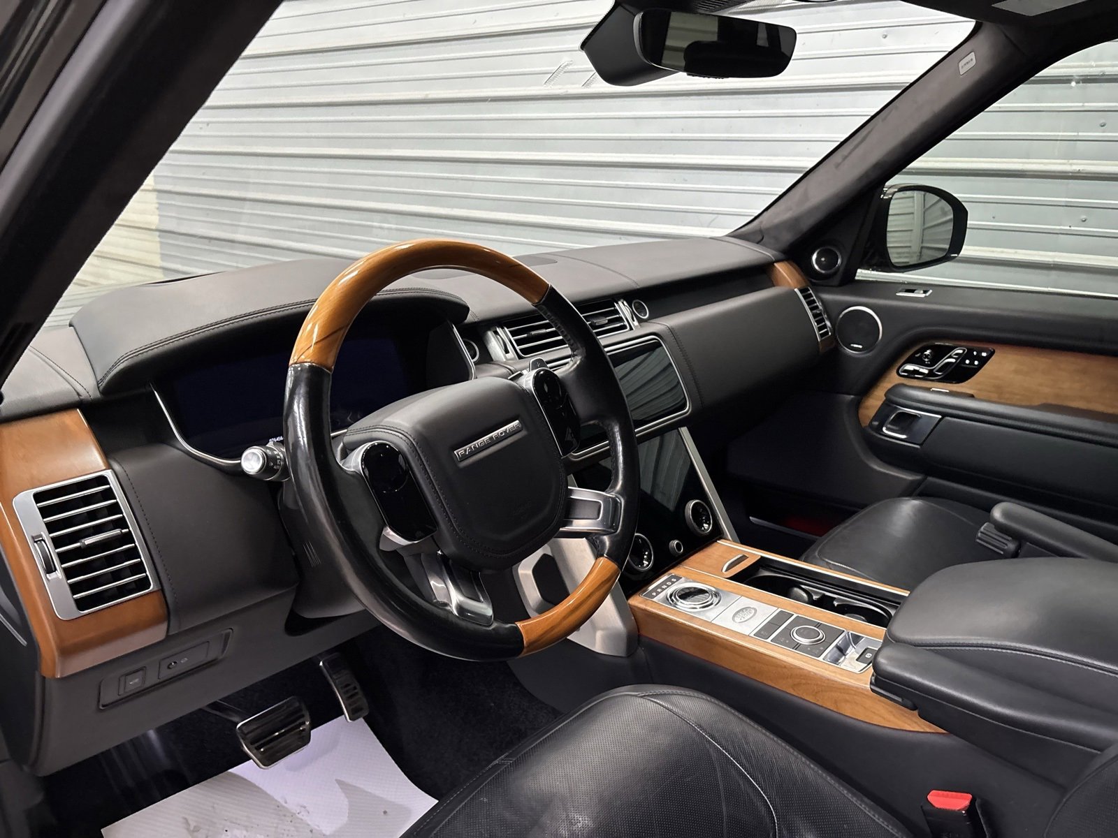 Used 2018 Land Rover Range Rover Autobiography image 10