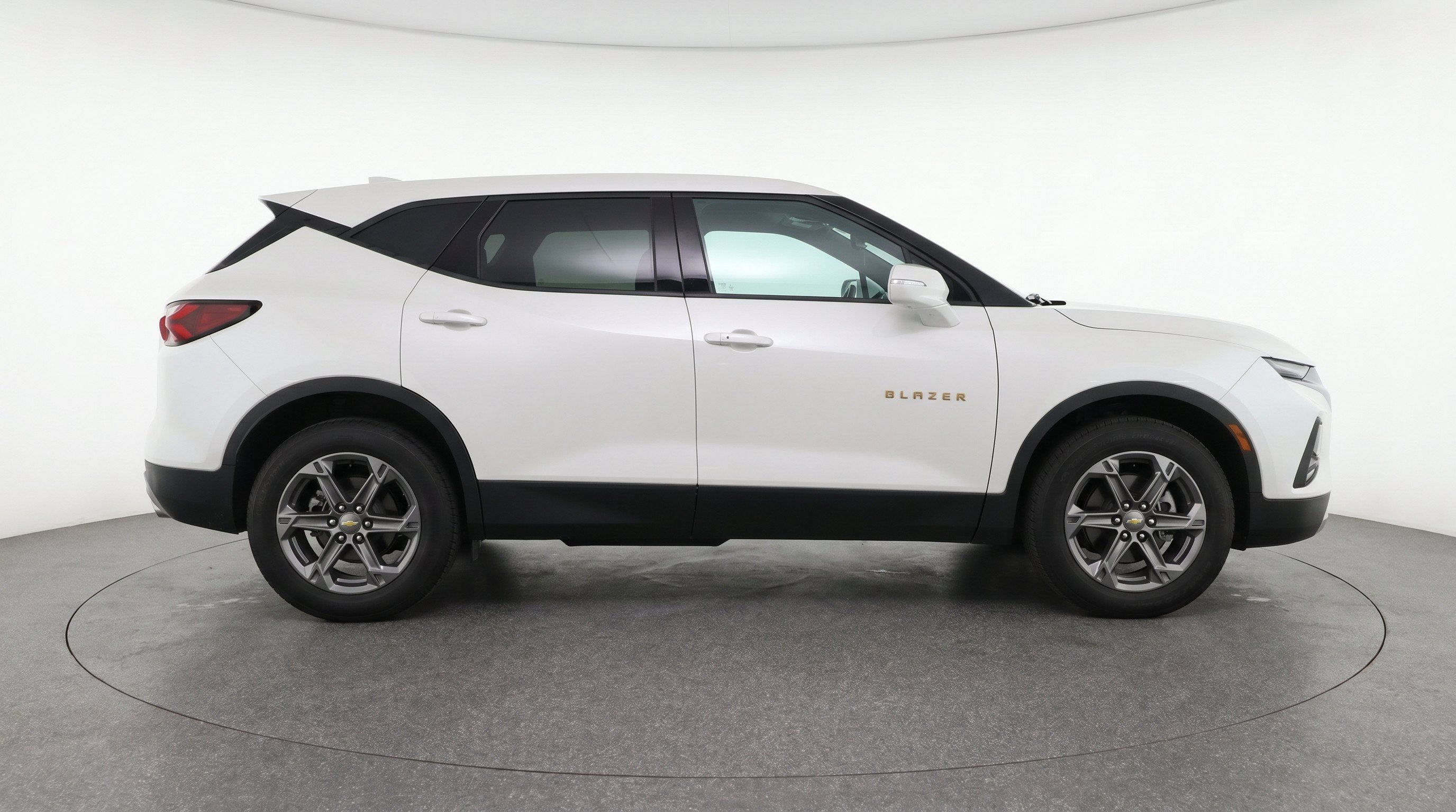 Used 2026 Chevrolet Blazer LT FWD image 10