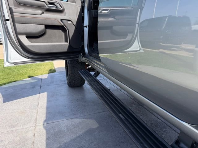 Used 2024 GMC Sierra 2500 AT4 w/ AT4 Premium Plus Package image 9