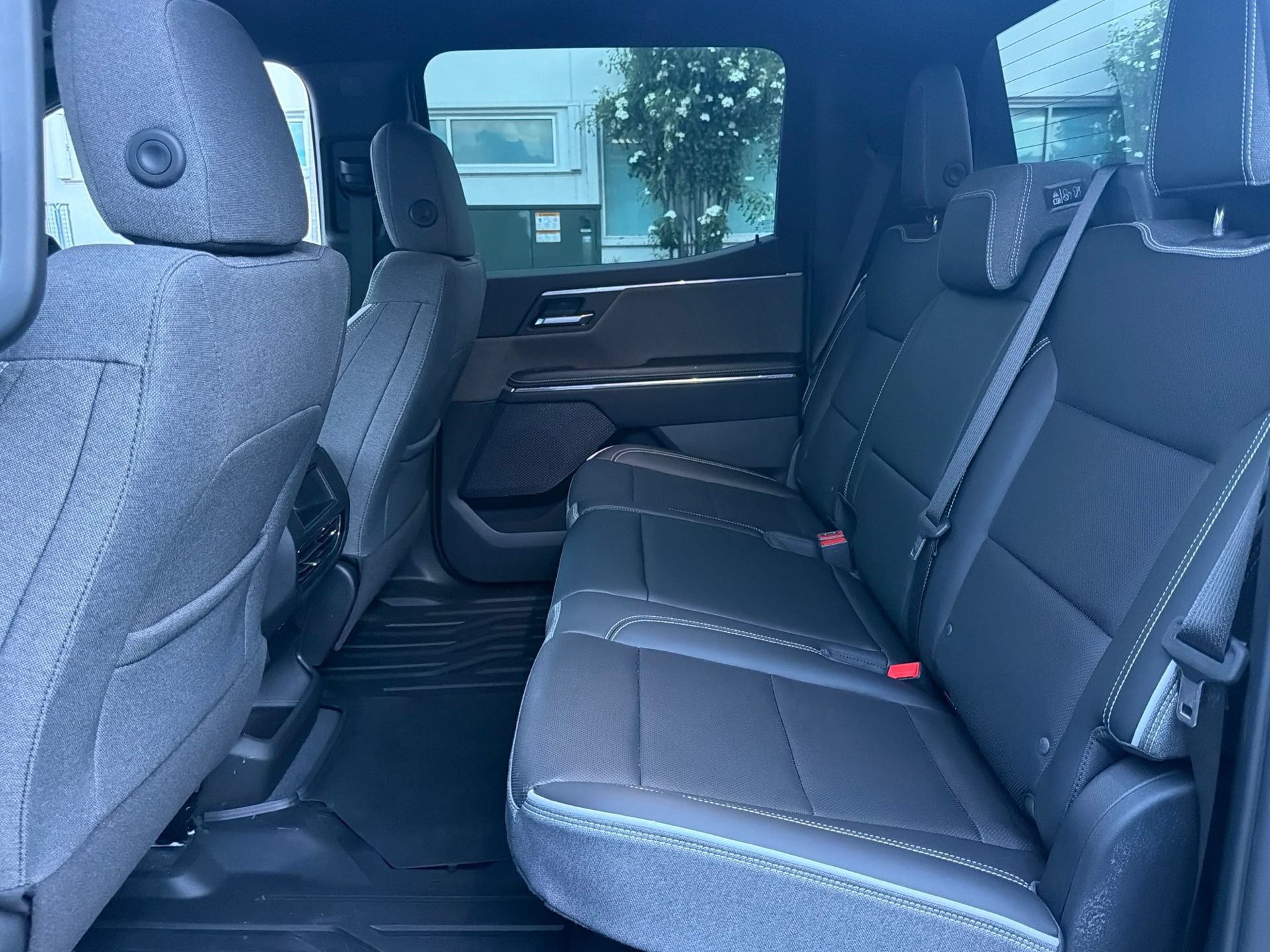 Used 2026 GMC Sierra EV Elevation AWD/4WD image 12