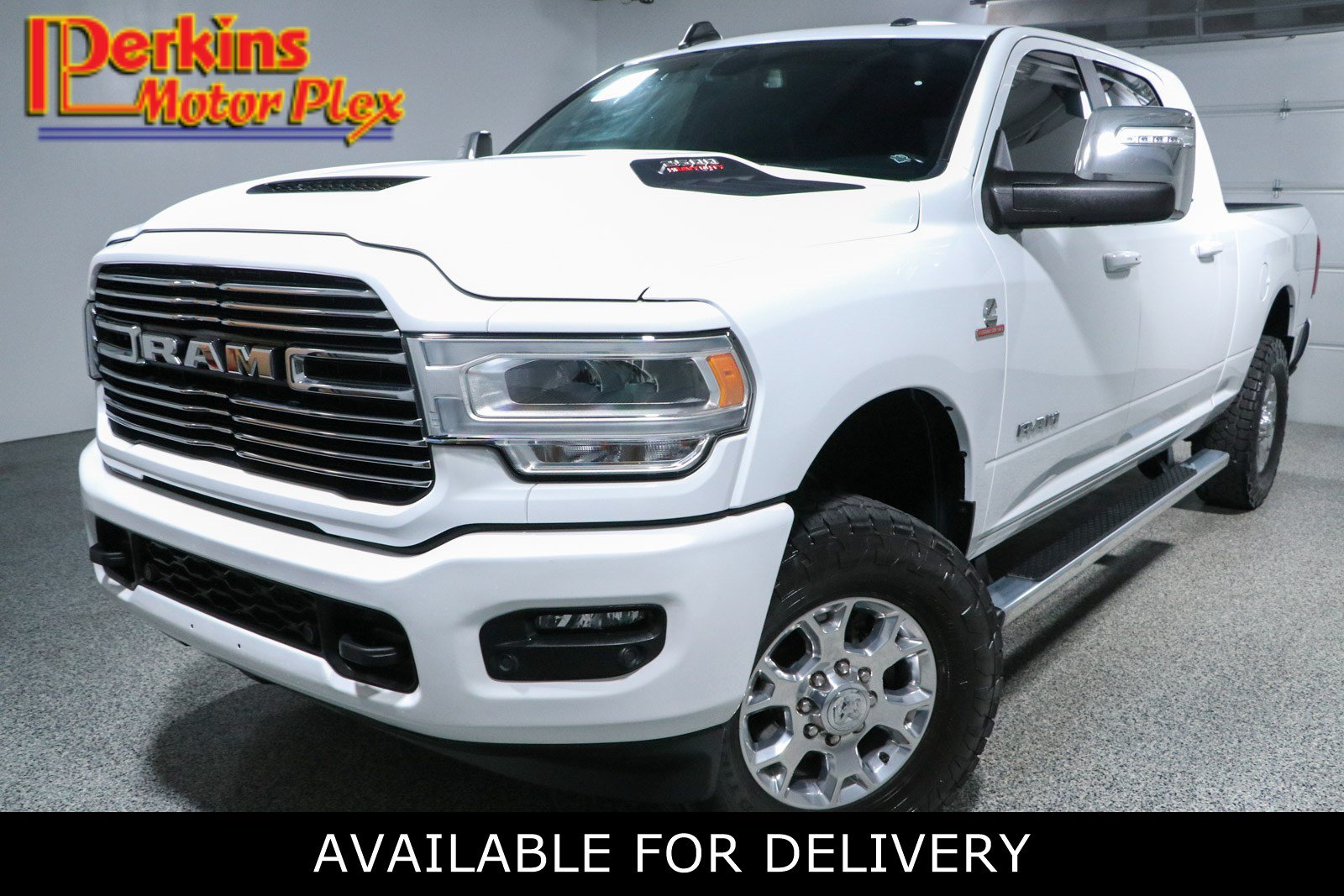 Used 2023 RAM 2500 Laramie AWD/4WD image 1
