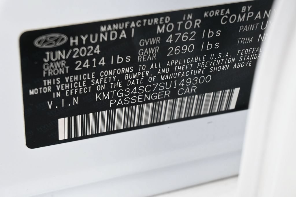 Used 2025 Genesis G70 2.5T RWD image 17