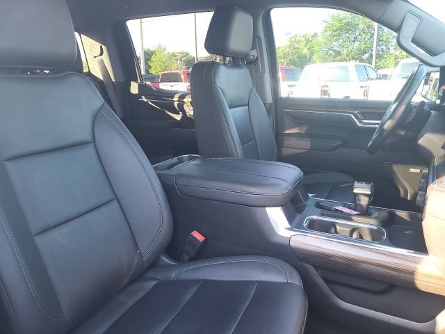Used 2023 Chevrolet Silverado 1500 RST w/ Redline Edition AWD/4WD image 3