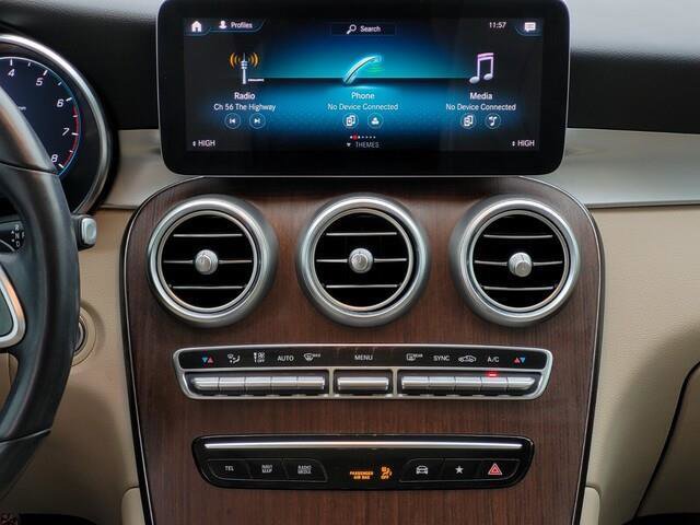 Used 2020 Mercedes-Benz GLC 300 4MATIC image 32