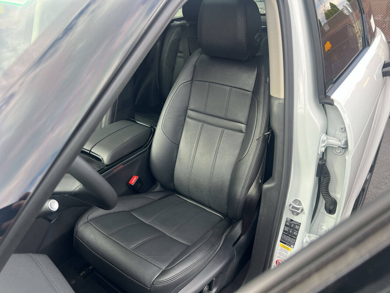 Used 2023 Land Rover Range Rover Evoque SE AWD/4WD image 37