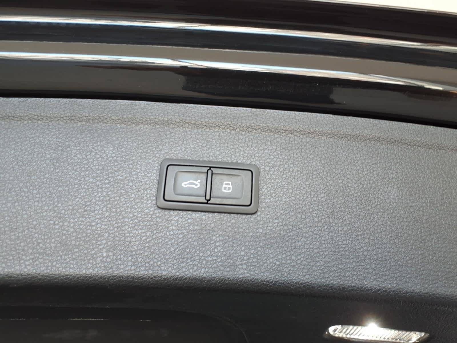Used 2023 Audi Q5 2.0T Premium Plus w/ Premium Plus Package AWD/4WD image 12