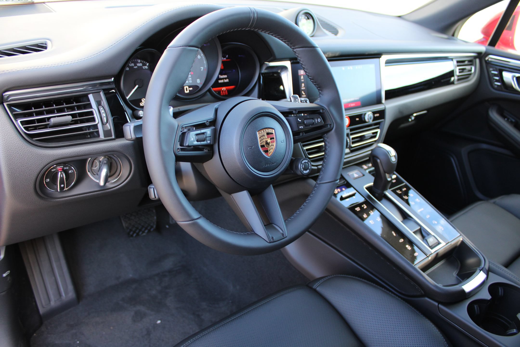 New 2026 Porsche Macan S AWD/4WD image 4