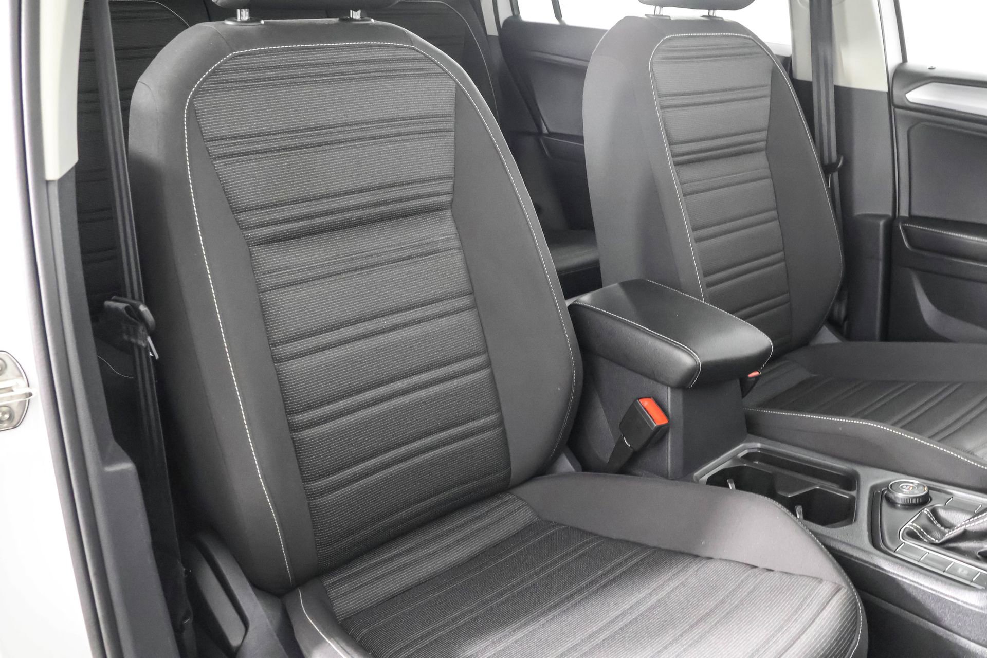 Used 2024 Volkswagen Tiguan S image 44