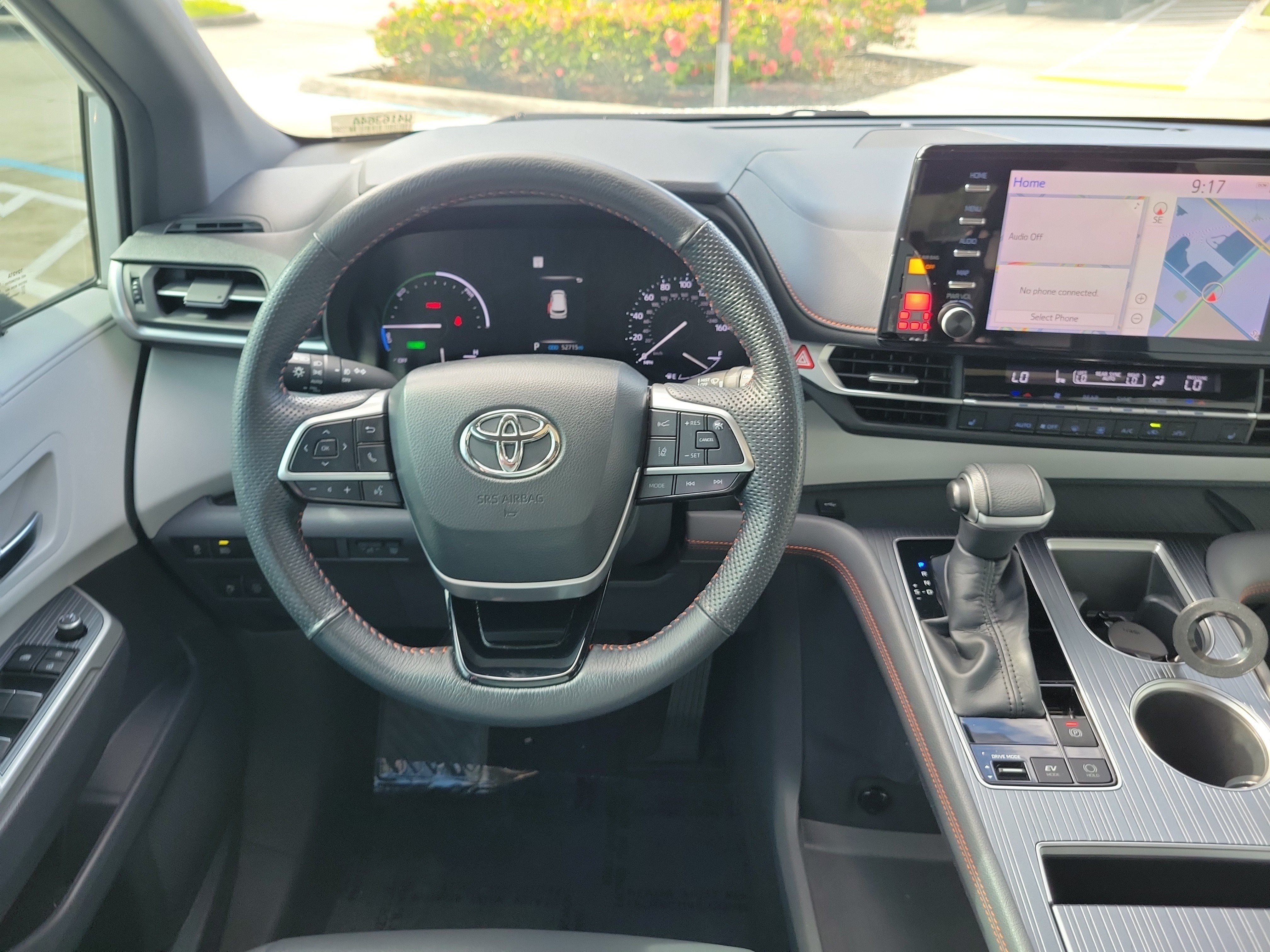 Used 2022 Toyota Sienna XSE FWD image 19