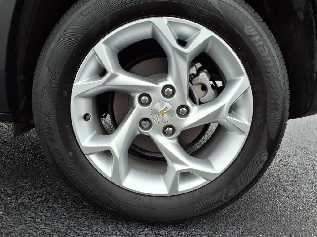 Used 2025 Chevrolet Trax LS w/ LS Convenience Package image 31