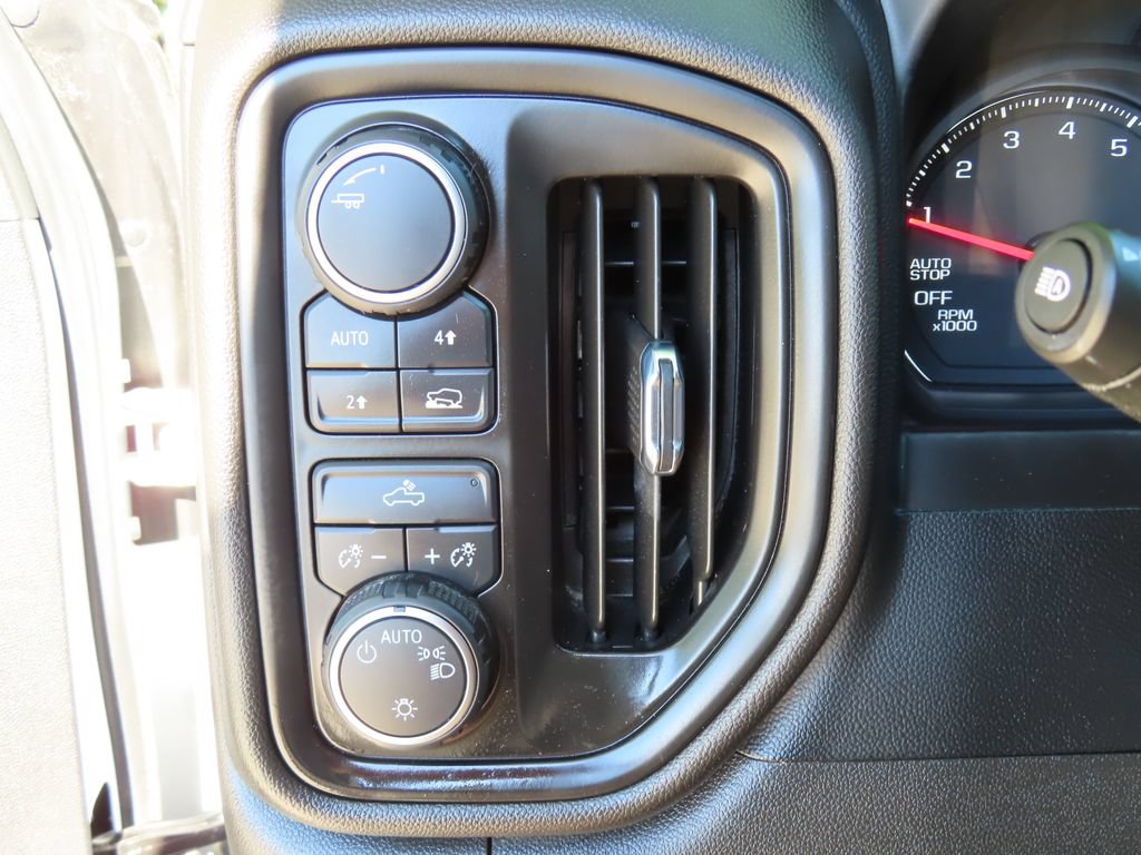 Certified 2022 Chevrolet Silverado 1500 Custom AWD/4WD image 10