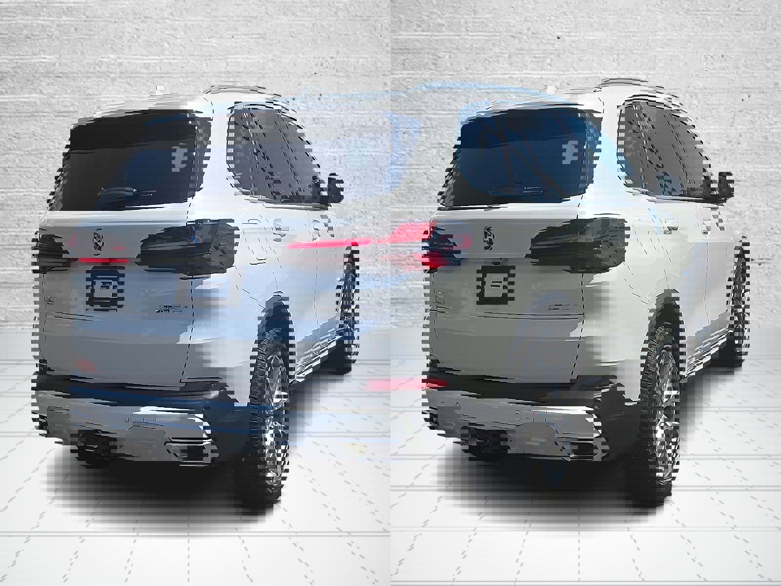 Used 2026 BMW X5 xDrive50e w/ Executive Package image 4