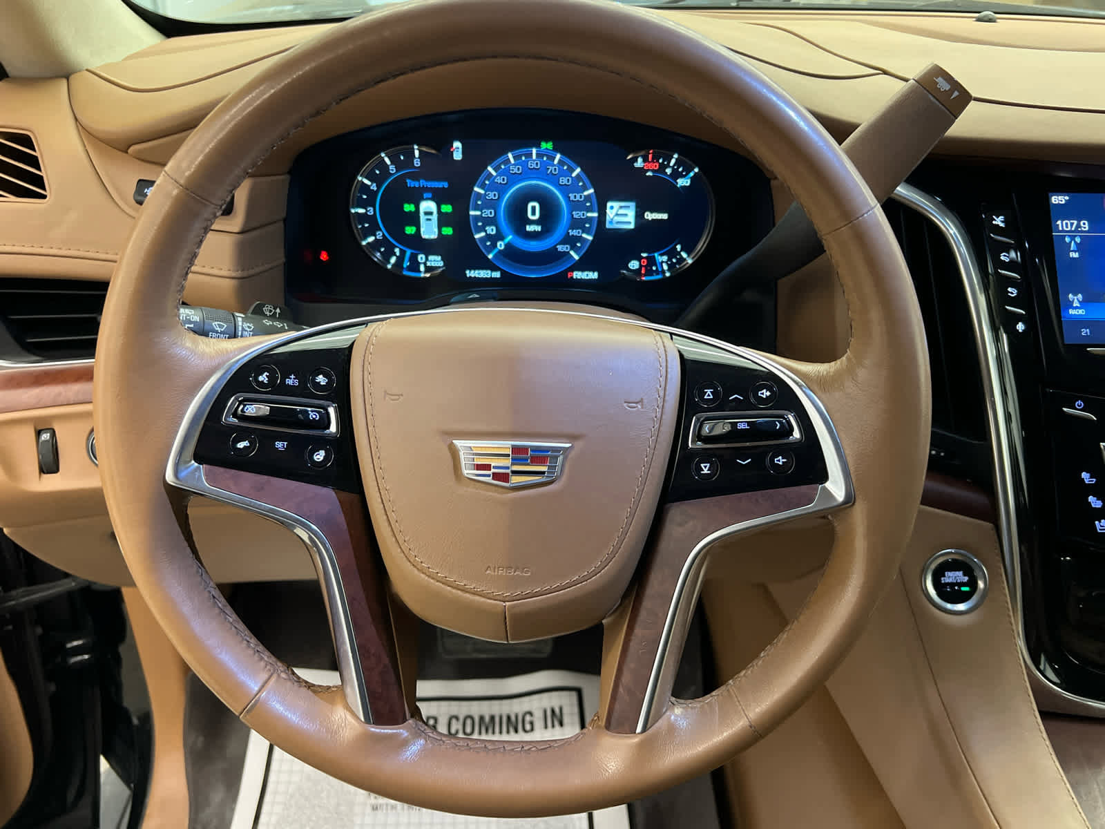 Used 2016 Cadillac Escalade ESV Platinum image 27