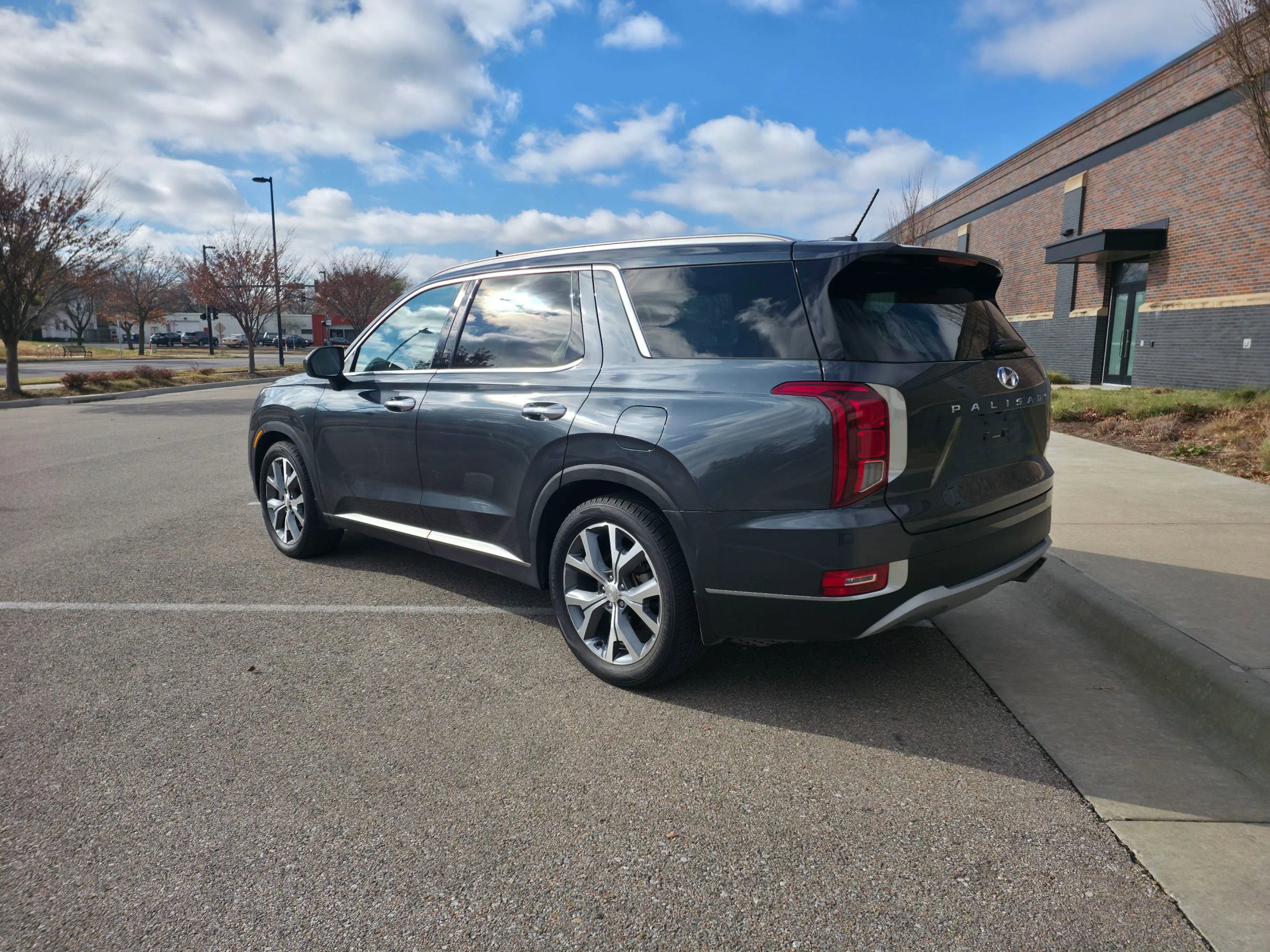 Used 2020 Hyundai Palisade SEL w/ Premium Package image 6