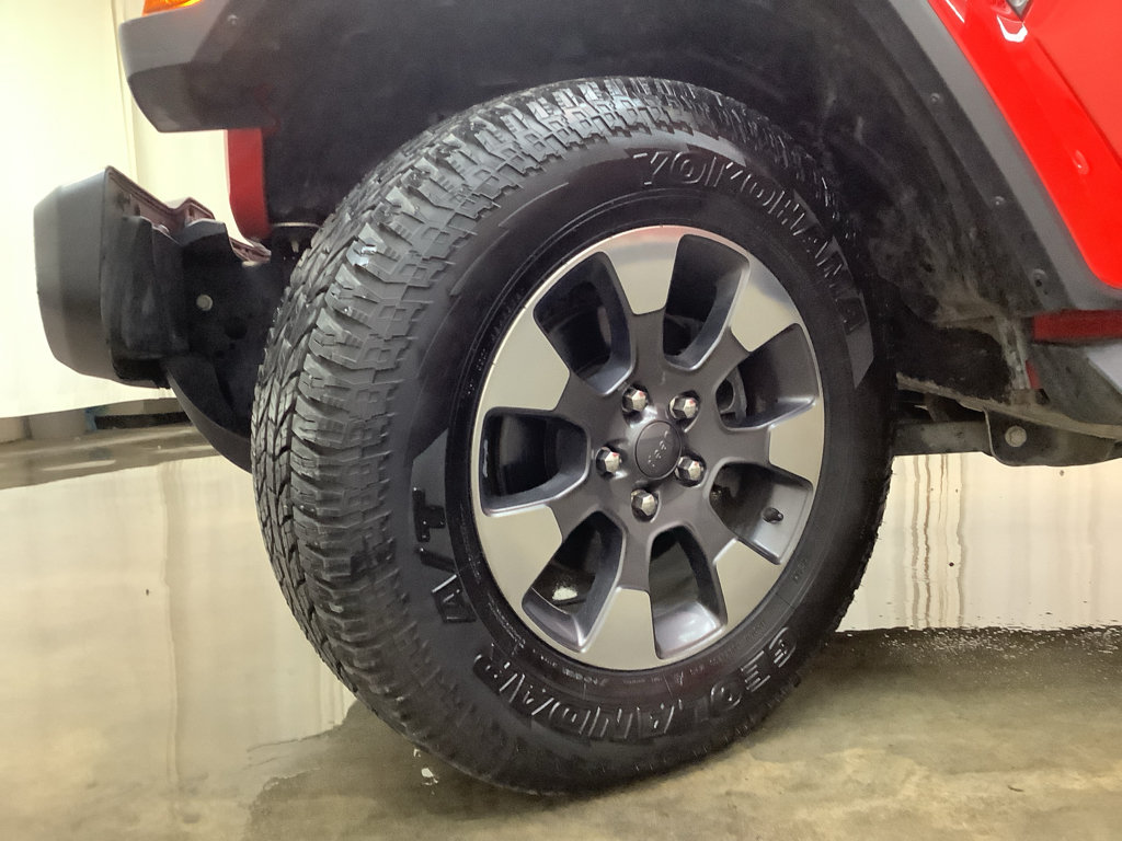 Used 2018 Jeep Wrangler Unlimited Sahara AWD/4WD image 26