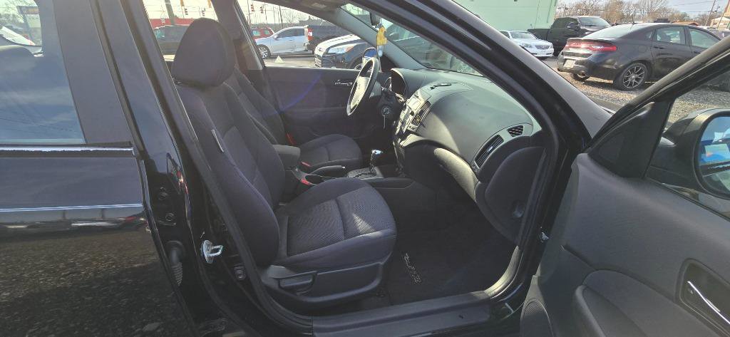 Used 2010 Hyundai Elantra SE FWD image 18