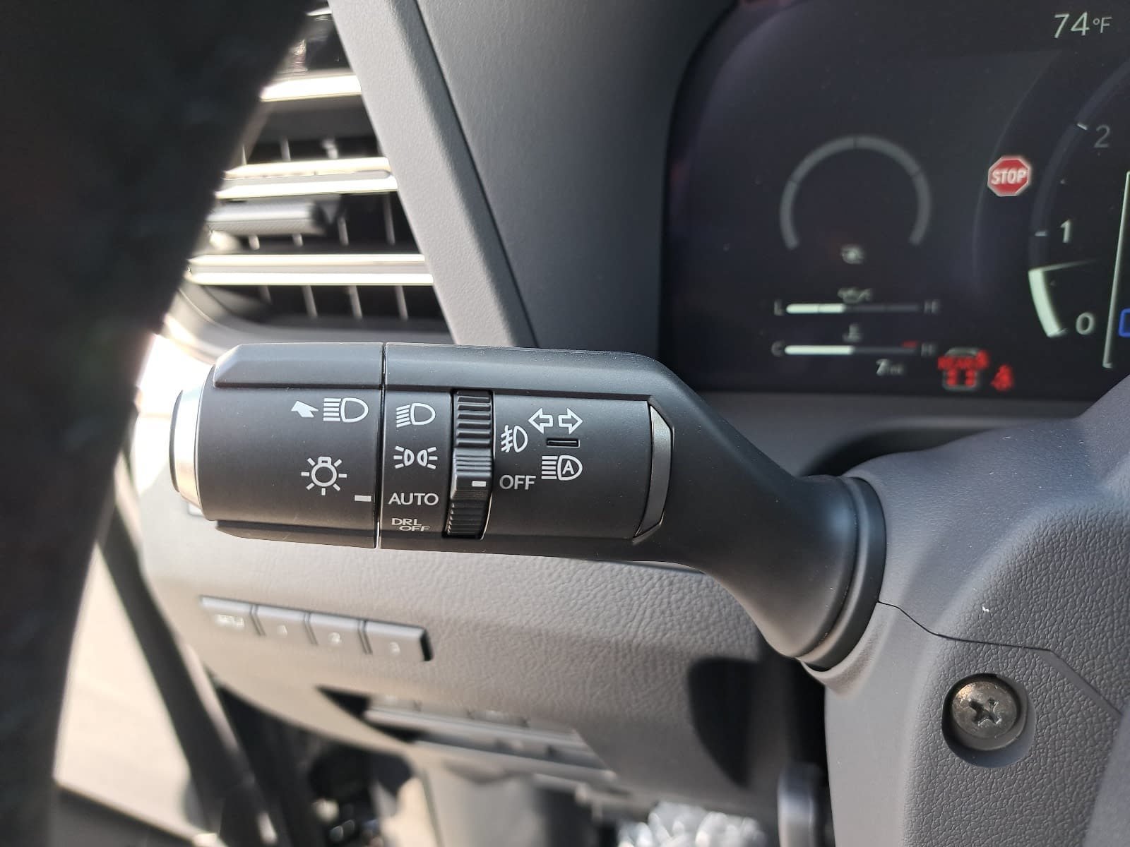 Used 2026 Lexus GX 550 w/ Accessory Package (31) AWD/4WD image 29