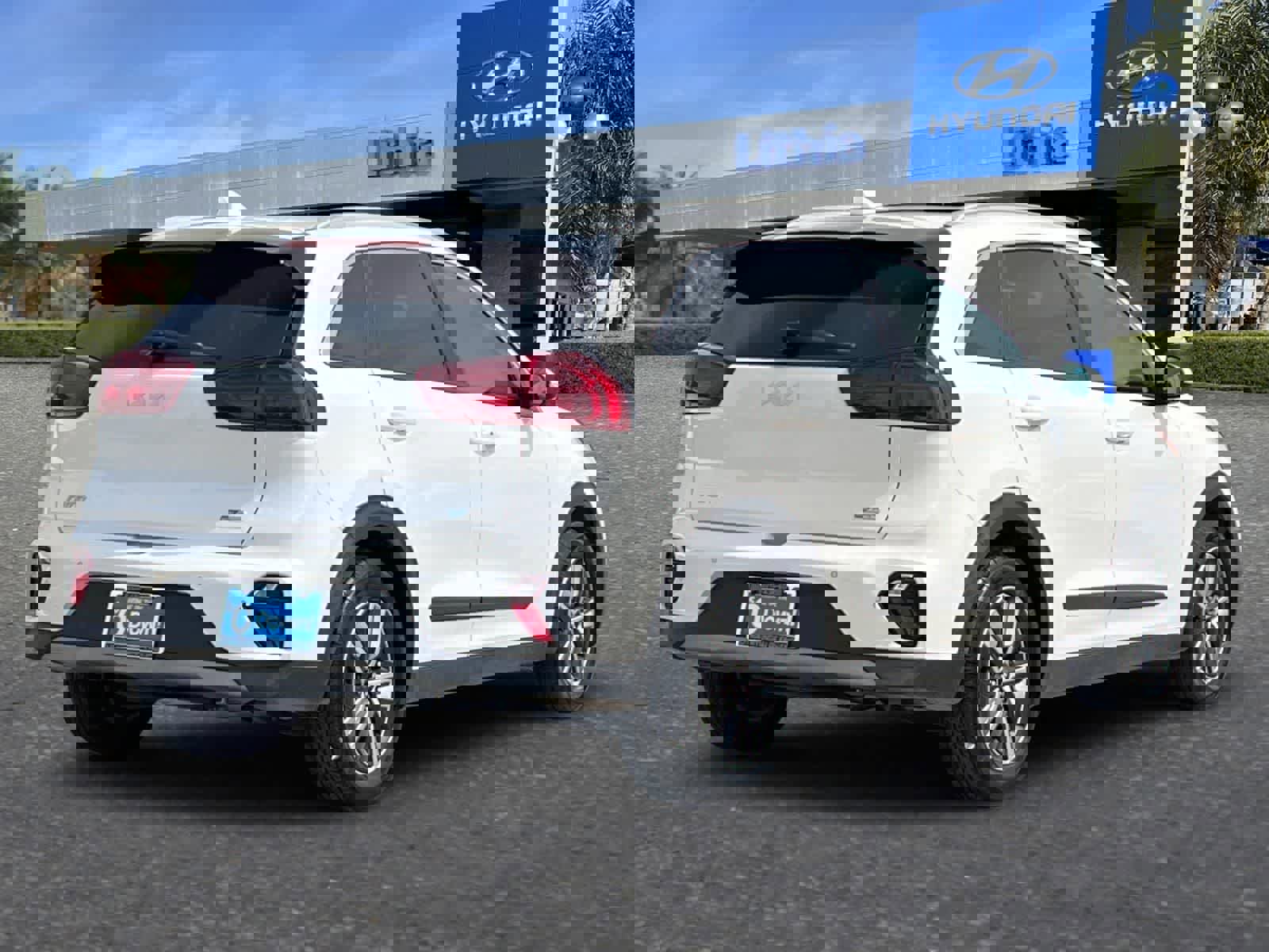 Used 2022 Kia Niro EX Premium image 3