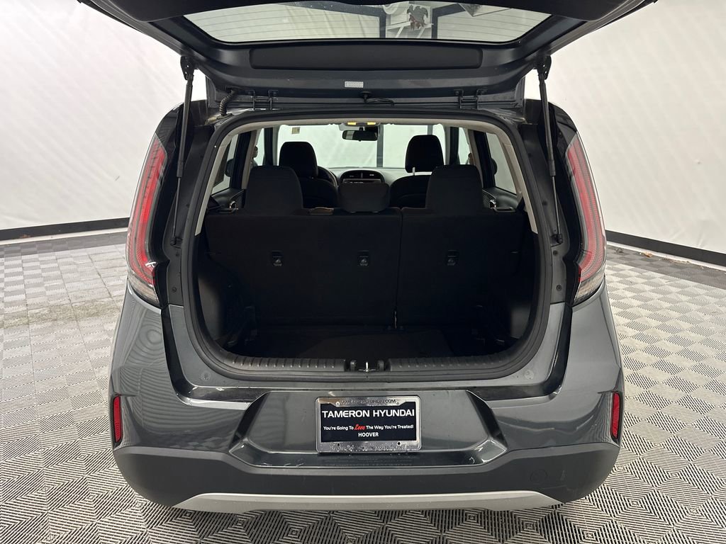 Used 2024 Kia Soul LX w/ Option Group 015 FWD image 18