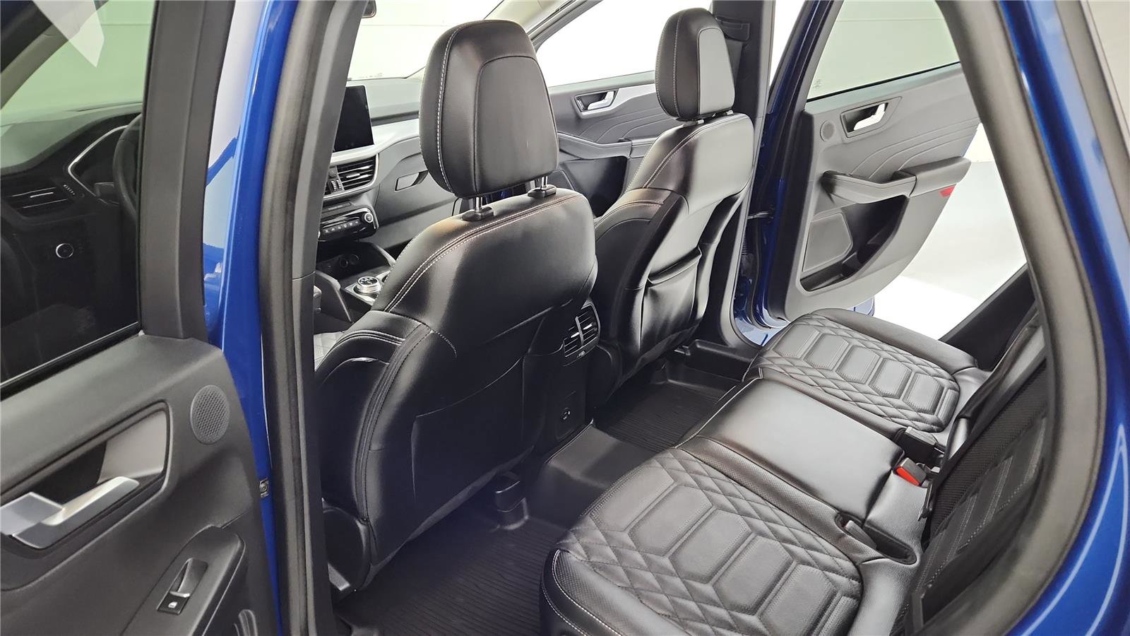 Used 2023 Ford Escape Platinum w/ Premium Technology Package image 24