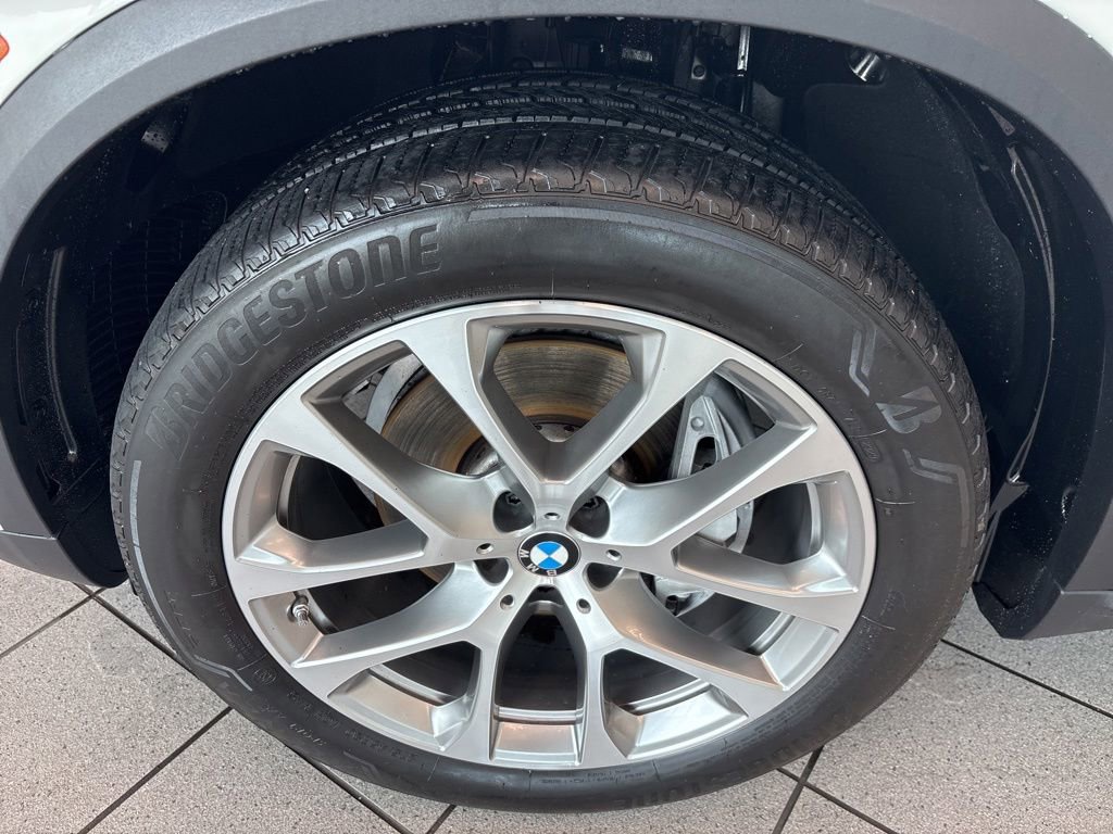 Used 2024 BMW X5 xDrive40i w/ Premium Package AWD/4WD image 8