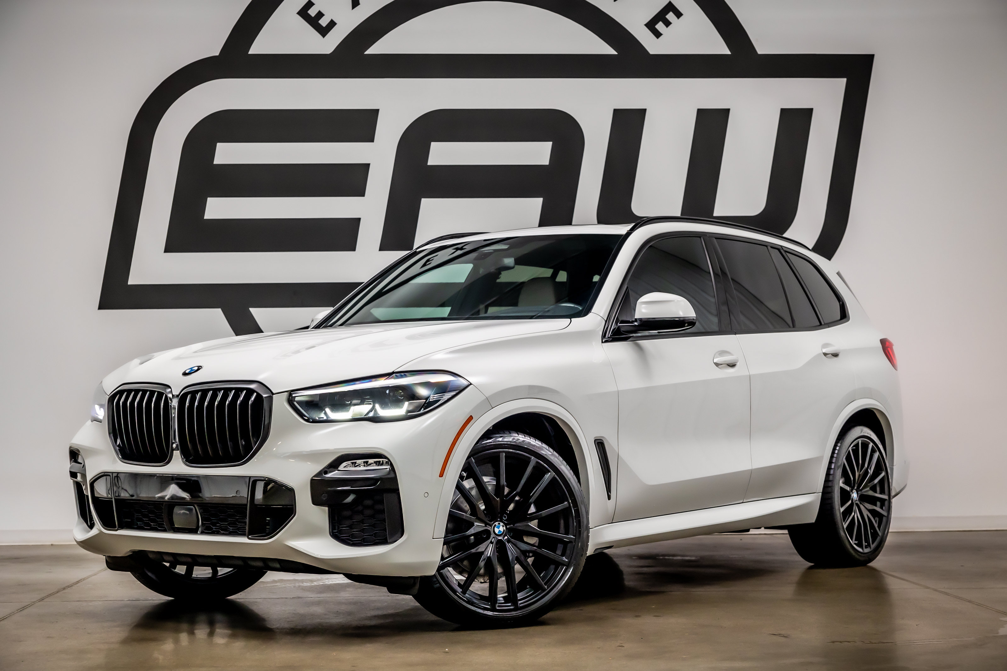 Used 2020 BMW X5 xDrive40i w/ M Sport Package AWD/4WD image 1