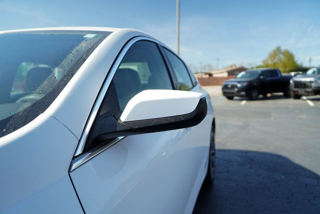 Used 2021 Chevrolet Malibu LT image 16
