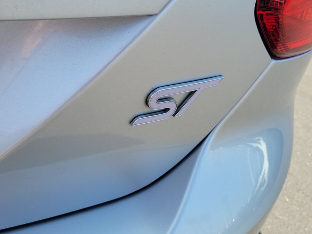 Used 2013 Ford Focus ST FWD image 22