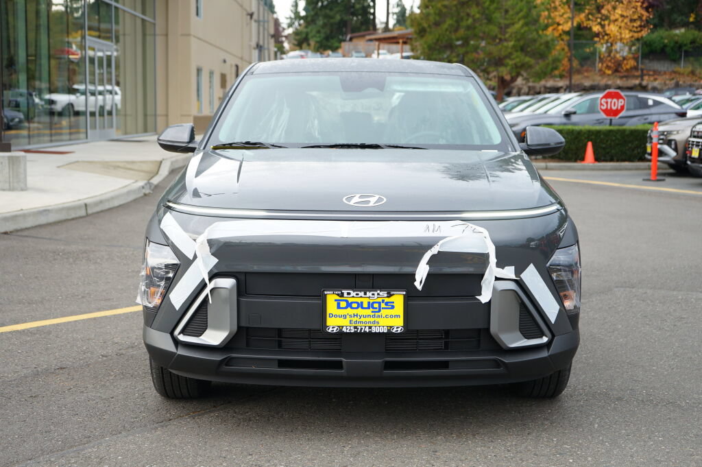 Used 2026 Hyundai Kona SE FWD image 2