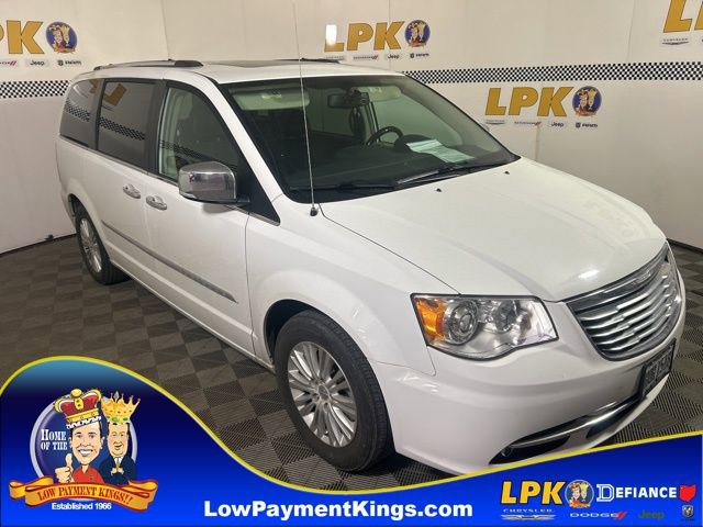 Used 2015 Chrysler Town & Country Limited Platinum image 1