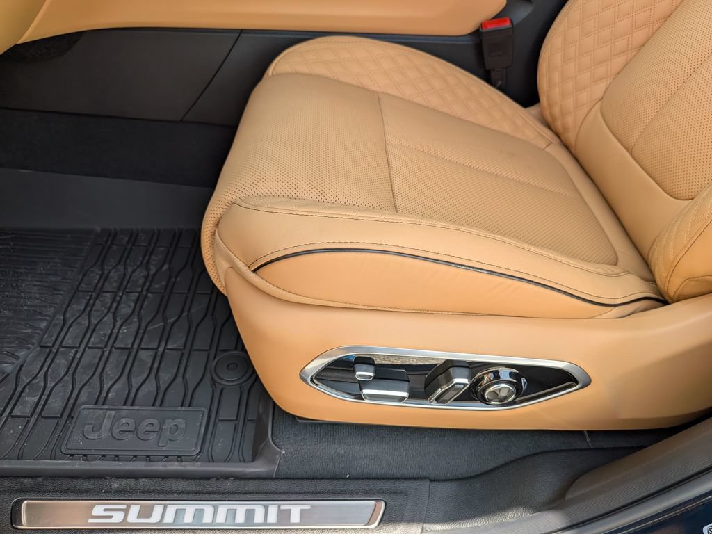 New 2026 Jeep Grand Cherokee L Summit AWD/4WD image 15