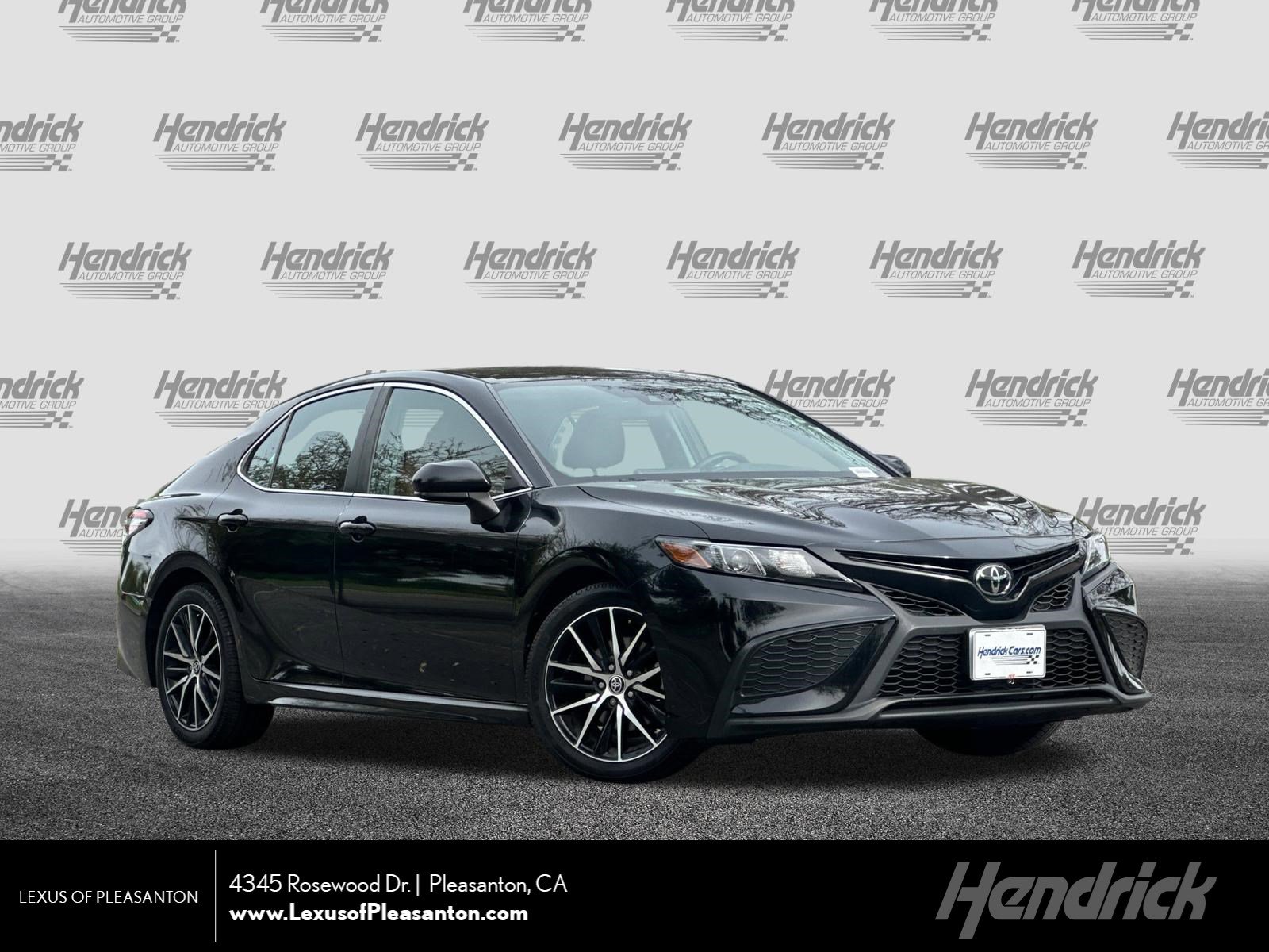 Used 2021 Toyota Camry SE image 1