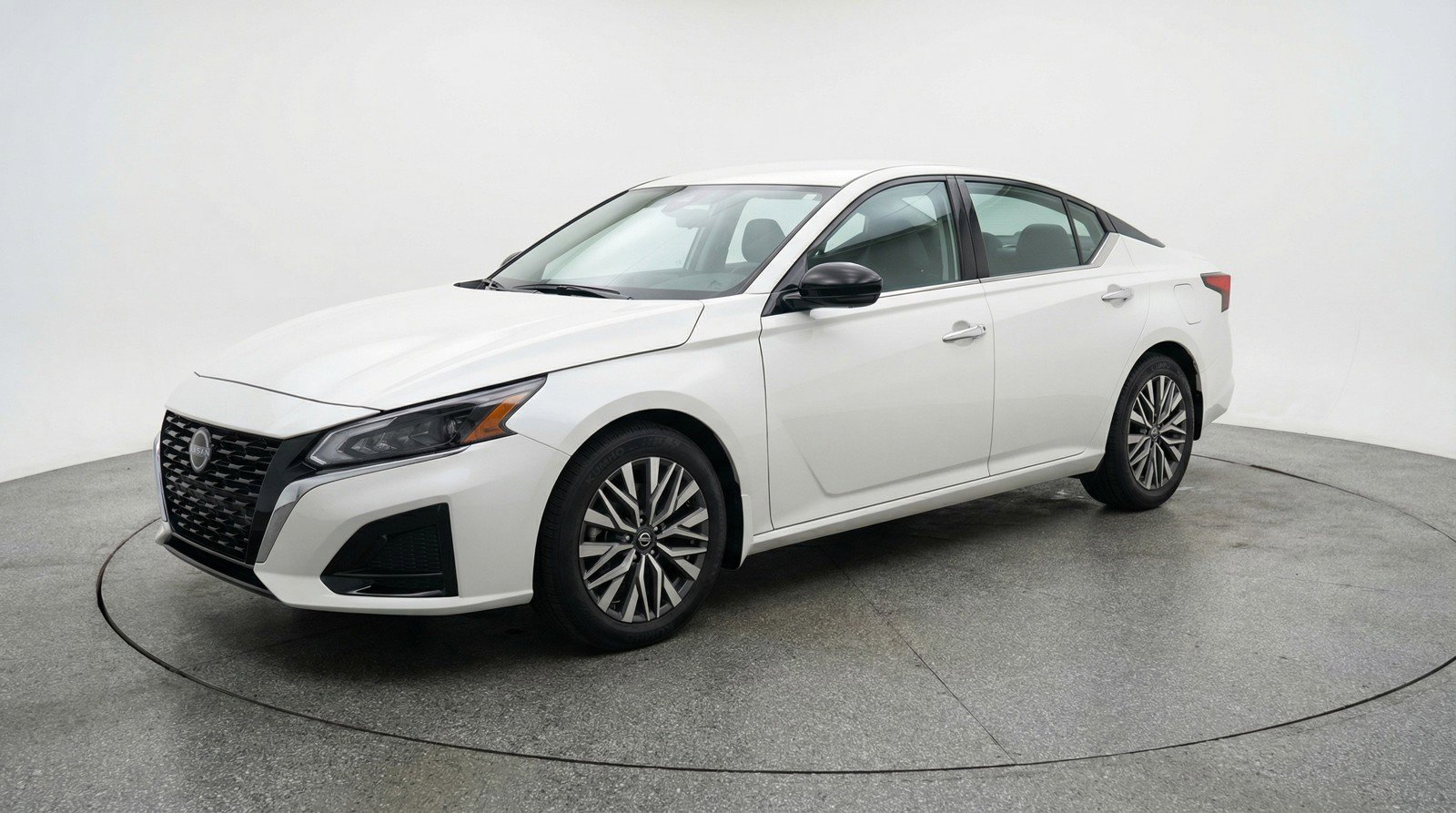 Used 2025 Nissan Altima 2.5 SV image 3