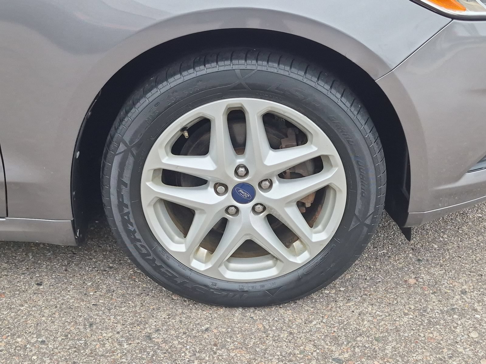 Used 2014 Ford Fusion SE FWD image 14