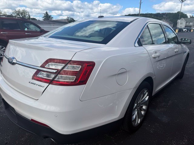 Used 2018 Ford Taurus Limited FWD image 6