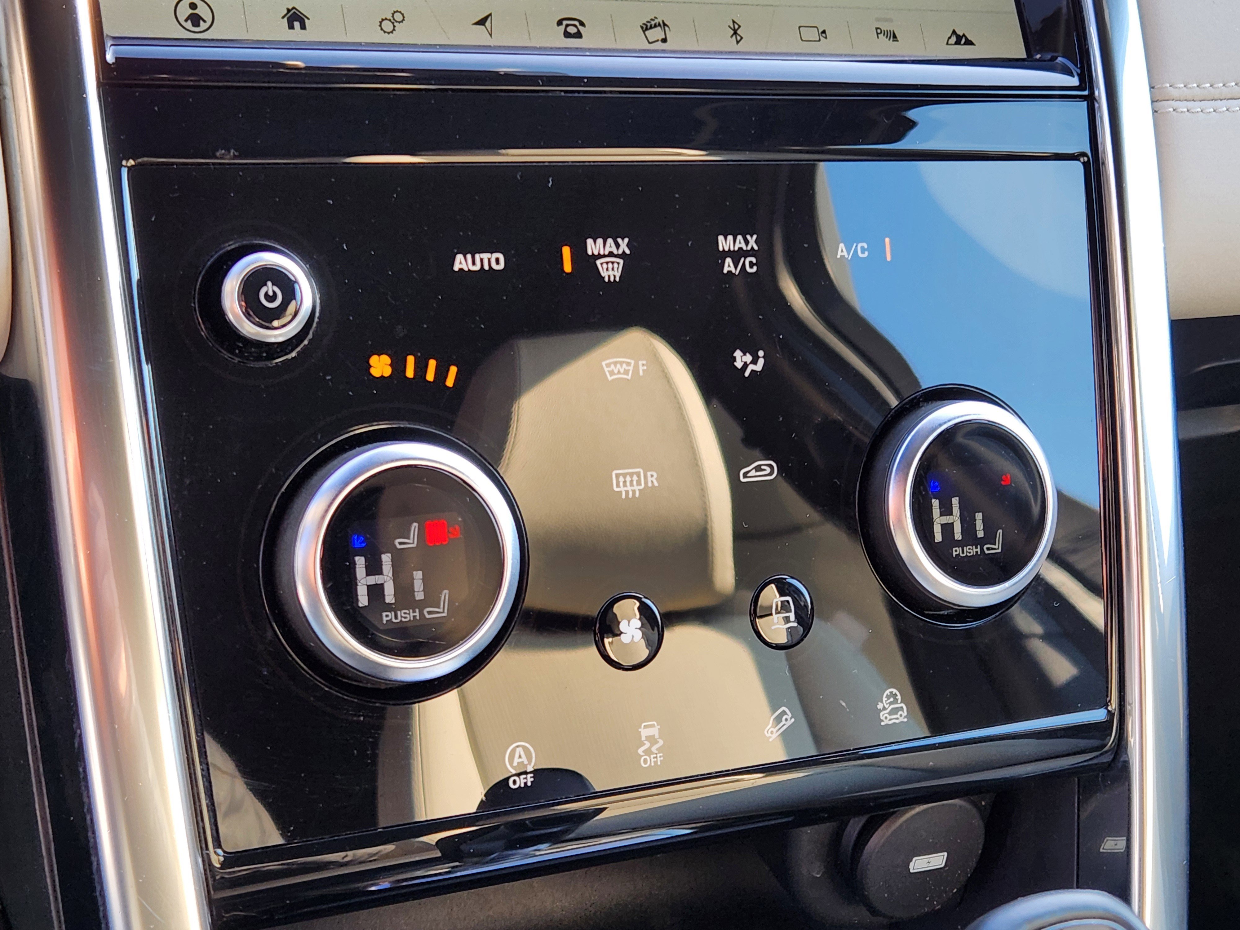 Used 2020 Land Rover Discovery Sport SE image 20